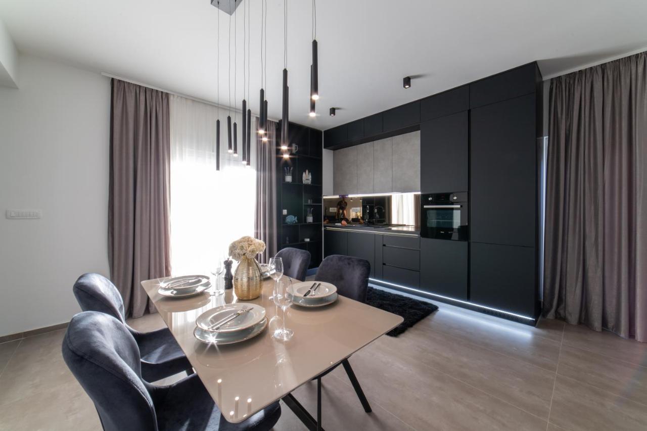 Luxury Apartment Vagabundo 1 Free Parking Trogir Exterior photo
